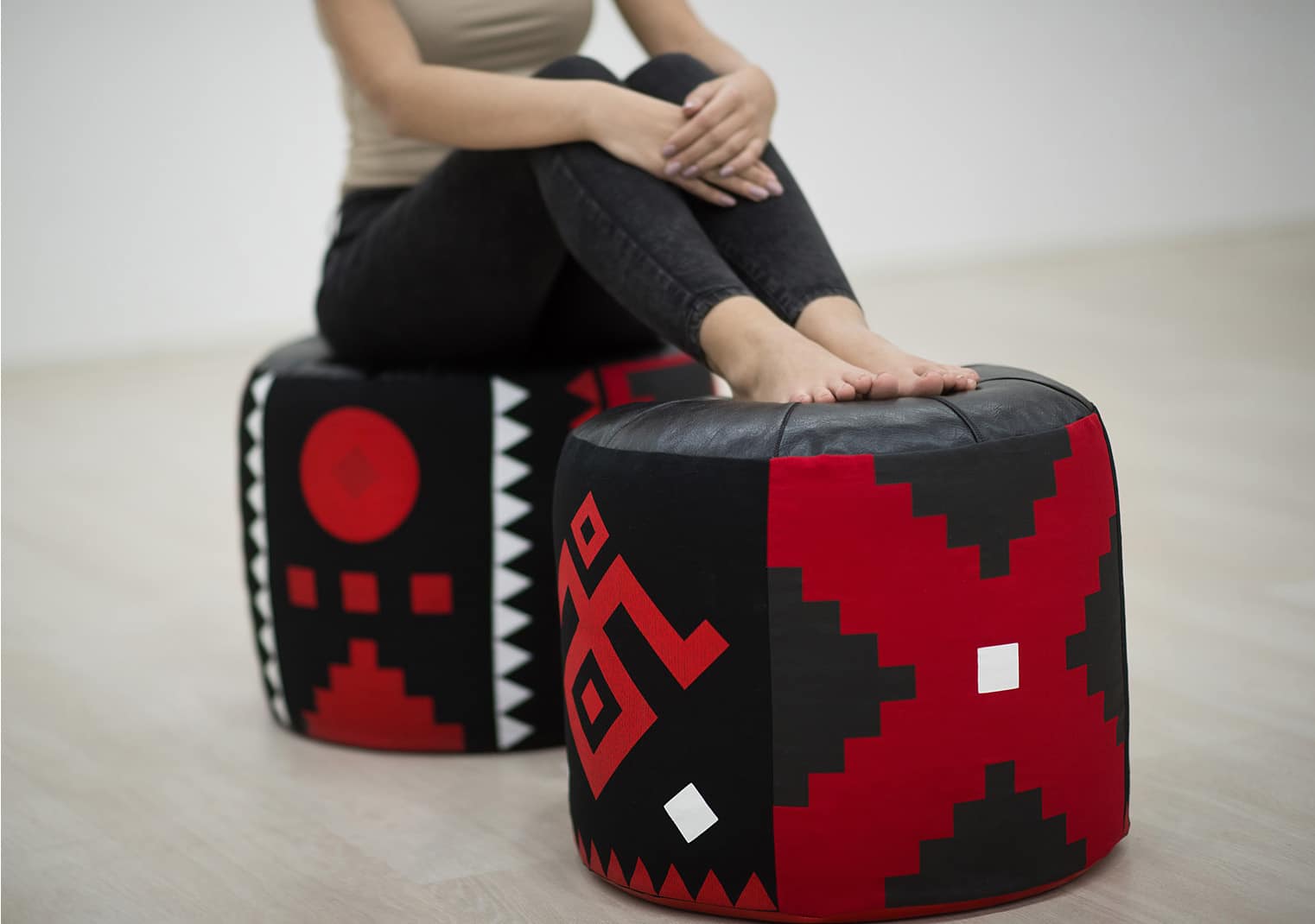 textile-tabourets-for-sitting