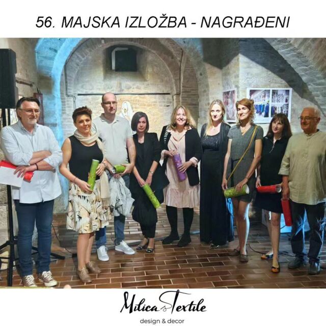 56. Majska izložba - Geneza i nagrada za #milicastextile tepih - Povratak korenima 🌟Hvala svima koji su posetili i podržali moj rad i izložbu! Hvala kolegama učesnicima na dobrom dizajnu i sjajnim rešenjima! Hvala žiriju za nagradu i organizatoru @ulupuds_official i mojoj divnoj sekciji @sekcija_tiso_ulupuds 🥰Na ovoj manifestaciji koja traje već 56 godina je ovaj put prošlo konkurs i učestvovalo 163 dizajnera i umetnika iz svih devet sekcija primenjenih umetnosti: arhitektura, dizajn, vajarstvo, tekstil i savremeno idevanje, dizajn keramike i stakla, scenografija u kostimografija, slikarstvo i grafika, umetnička fotografija, istorija umetnosti. #designer #interiordesign #carpet #textiledesignTepih je dostupan i u slobodnoj prodaji 😉www.milicastextile.com /kategorija-proizvoda/tepisi-tapiserija